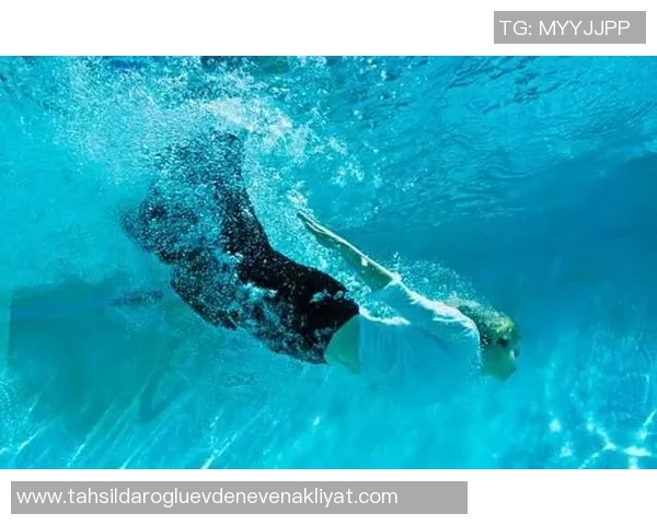 仰泳对身体的多重益处与健康促进作用全面解析