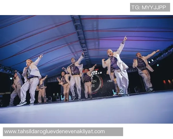 成都飞盘队在世界街舞大赛中以82分稳居积分榜首位